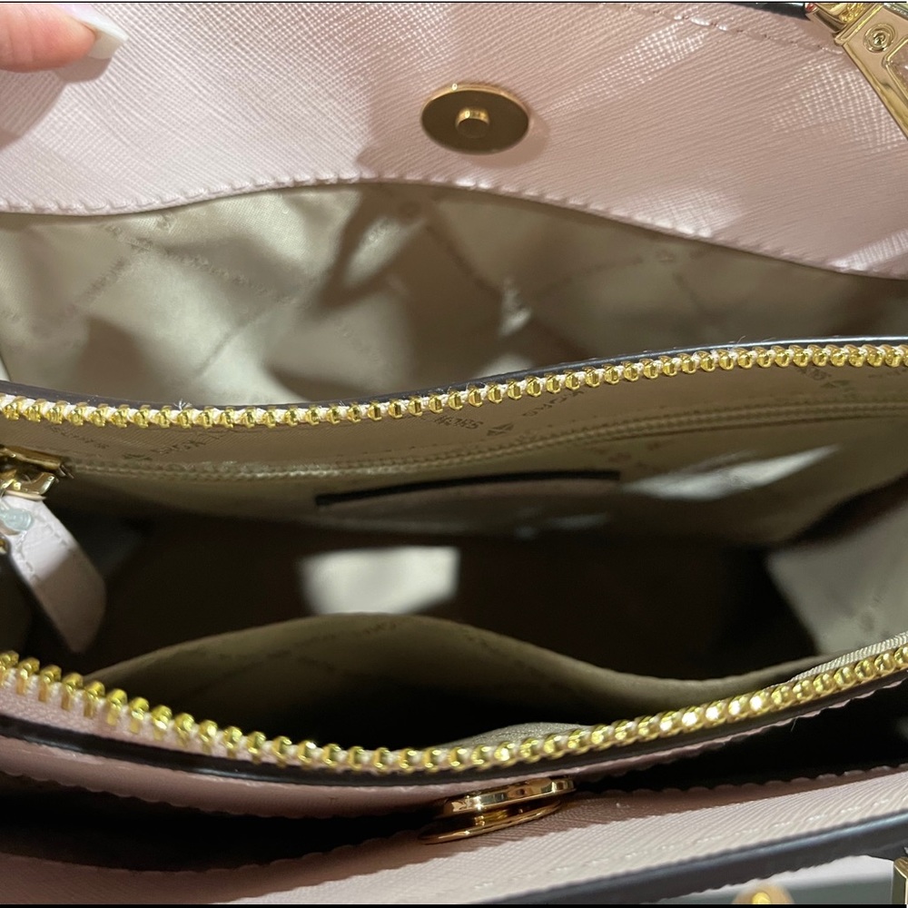 Gaby’sBags👜💕-Michael Kors Satchel White MK Pink - Picture 5 of 6